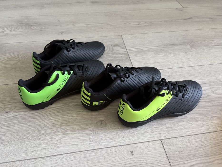 Футболни обувки стоножки