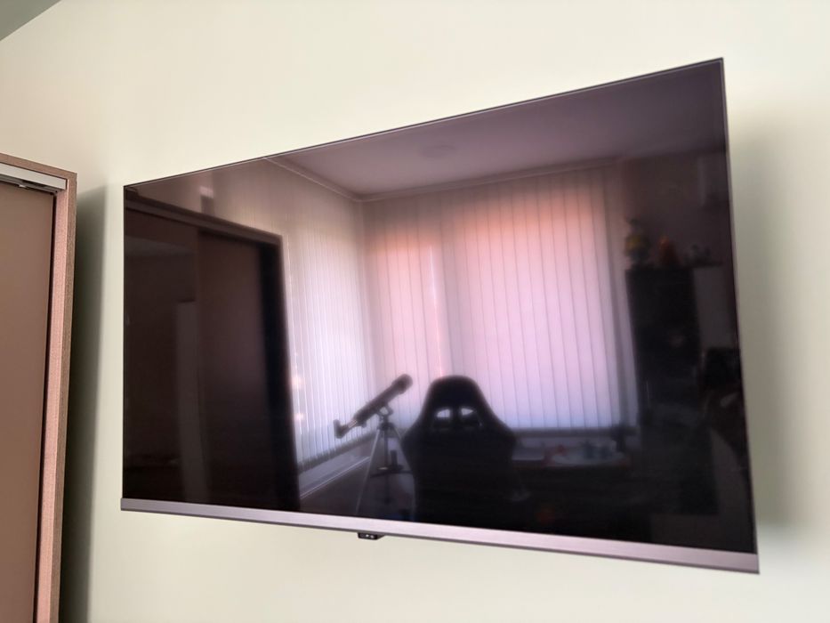Продавам Смарт Телевизор Philips 32 инча ( 80 см ) с оставаща 1 година гаранция !