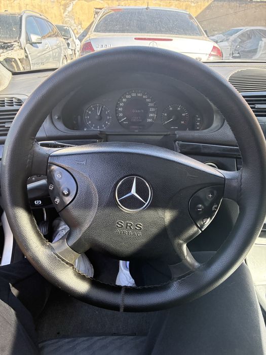 Dezmembrari Mercedes e-class w211