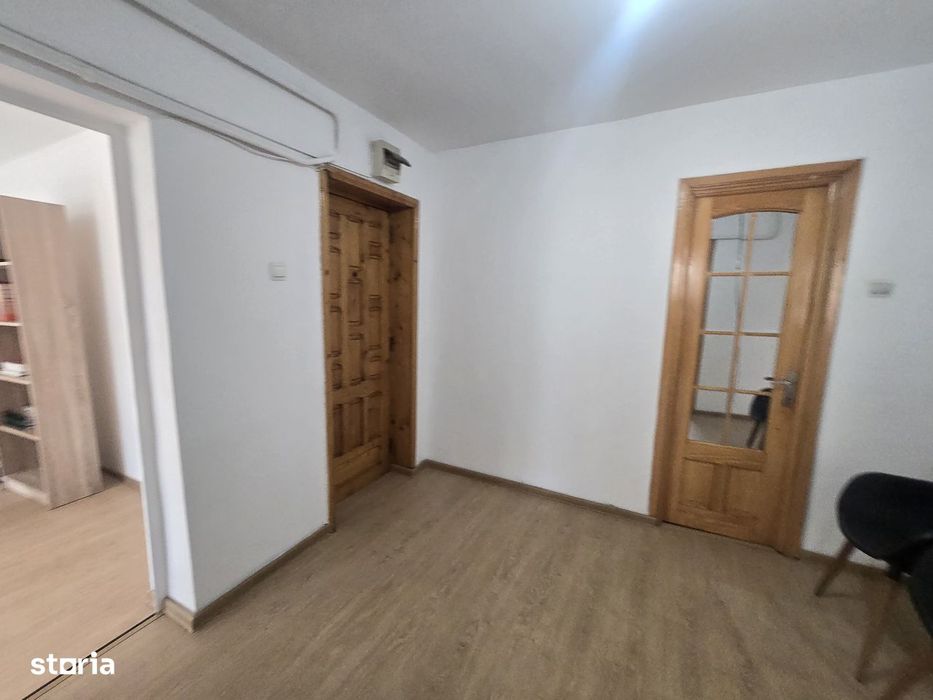 Vând spațiu comercial zona Garii!