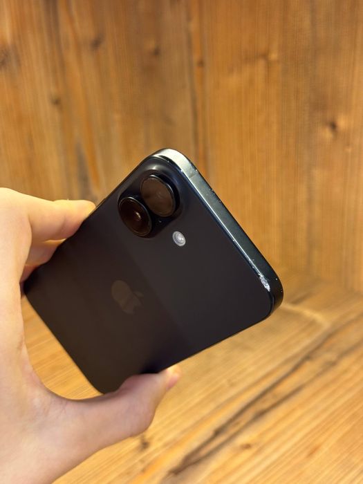 Iphone 16 в хорошем состояние