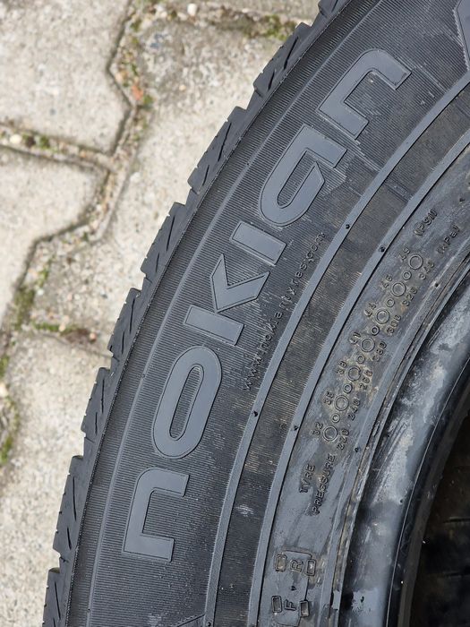 225 65 17 Nokian 2бр