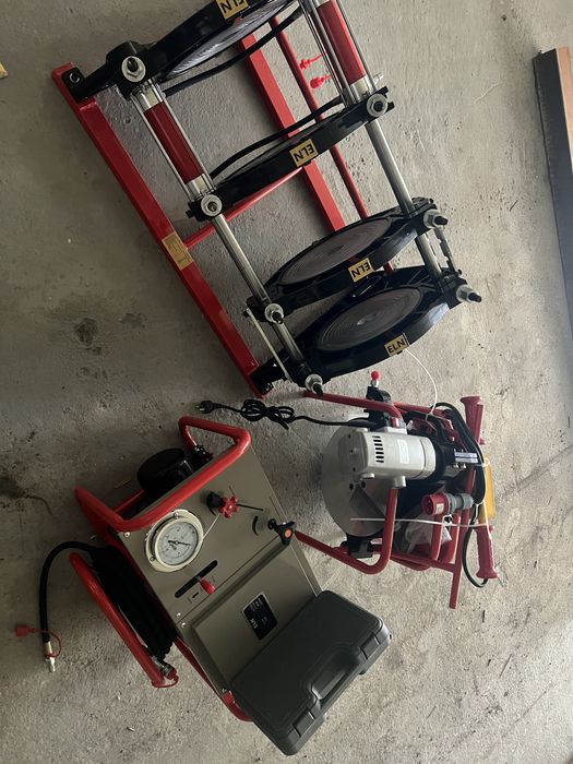 Стыковой аппарат для пайки пластиковых труб