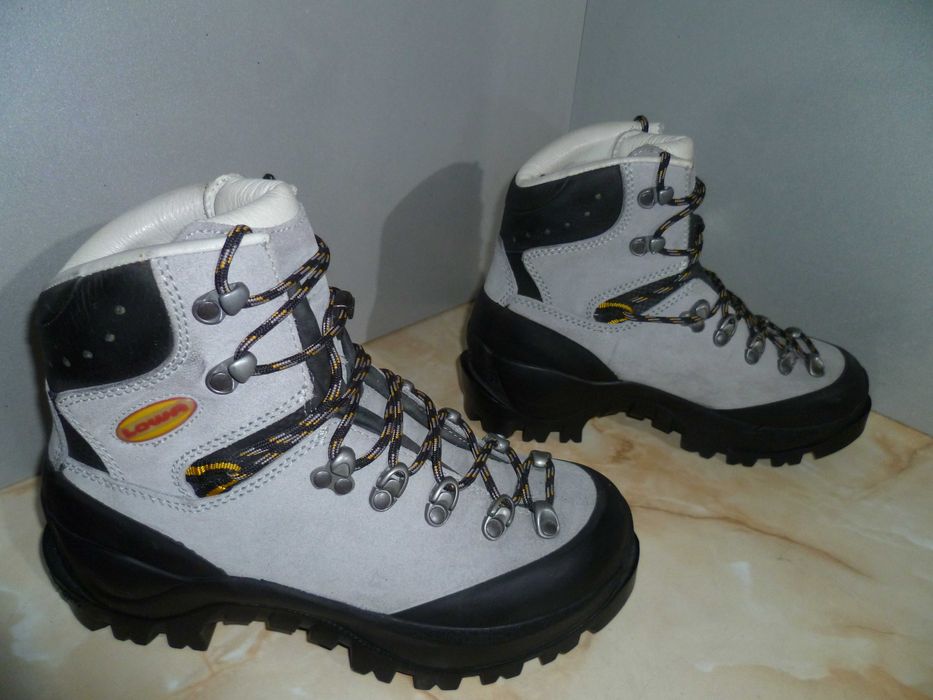 LOWA туристически обувки №38