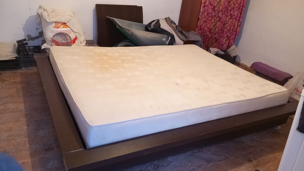 Диван сатылады .