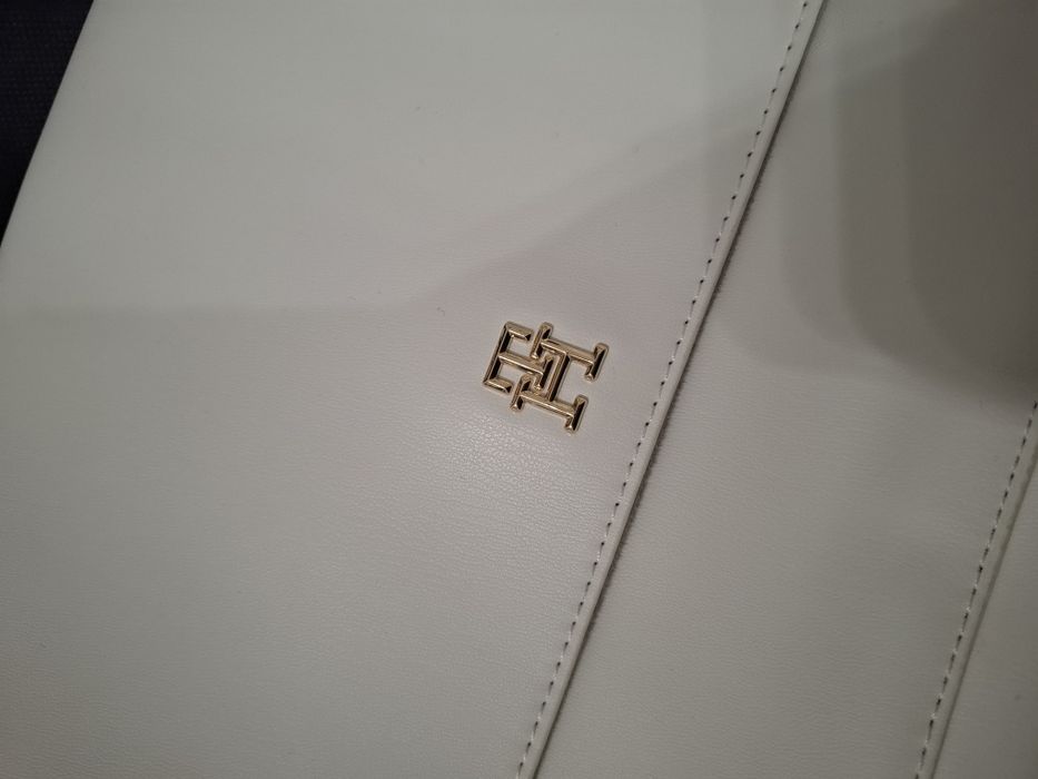 Дамска чанта Tommy Hilfiger