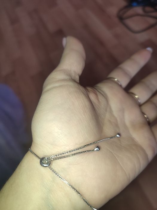 Браслет не темнеет.