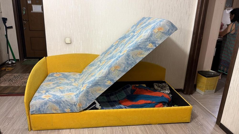 Продам. Кровать тахту