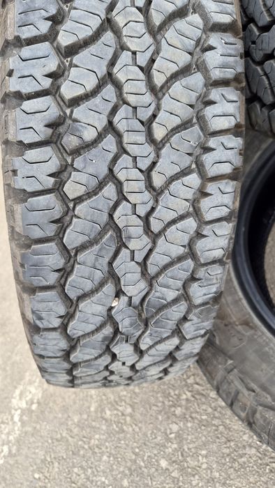 ПРОДАВАМ 4 бр. гуми General Grabber AT3 215/65 R16C (товарни)
