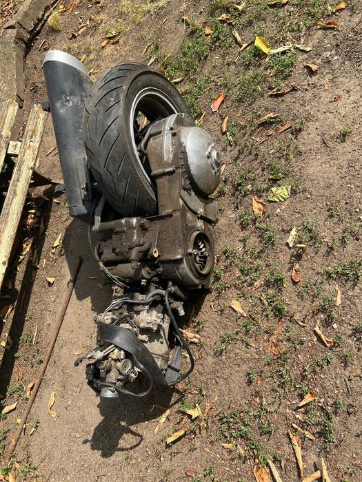 Suzuki Burgman 400 k7 motor