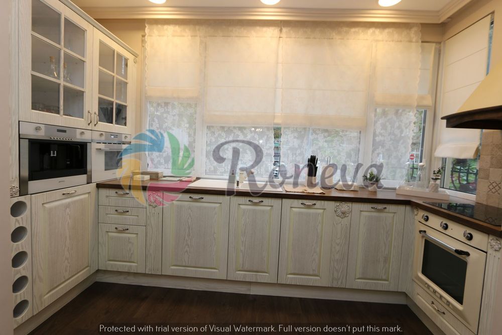 Дава се под наем Тристаен апартамент в Варна, Център - 100 кв.м за 1100 € - Снимка #3