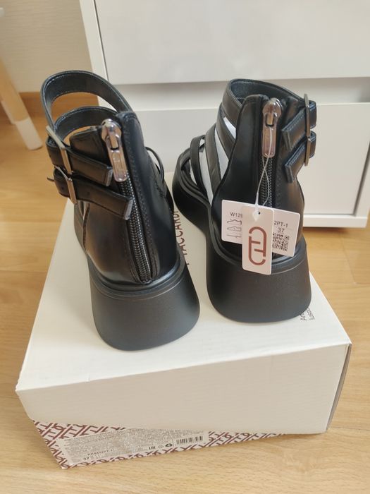 Новые босоножки 37