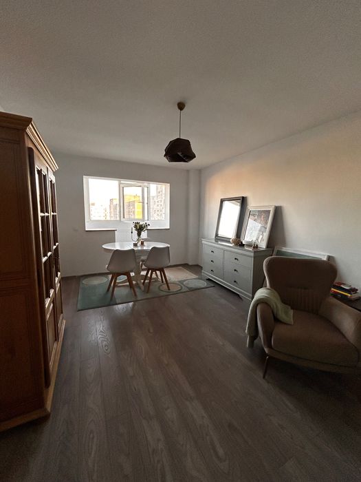 Apartament 4 camere in Timpuri Noi