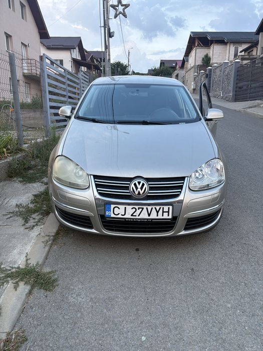 VOLKSWAGEN Jetta