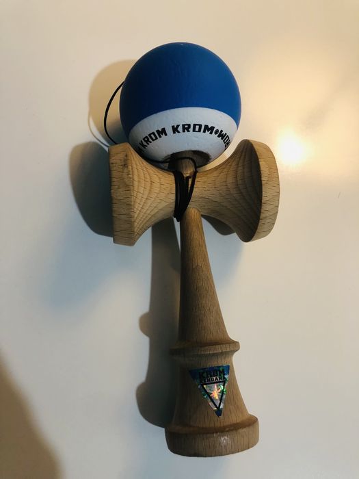 kendama din lemn