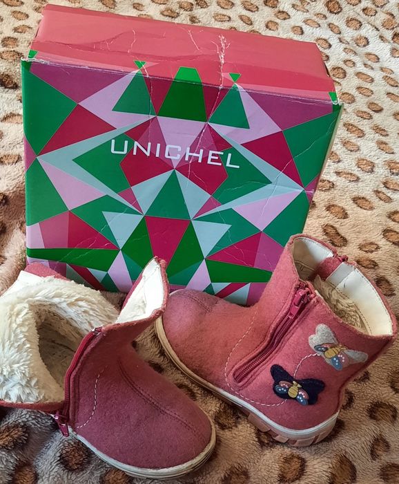 Продаю детские валенки