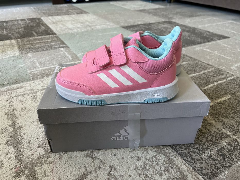 Adidas маратонки за момиче