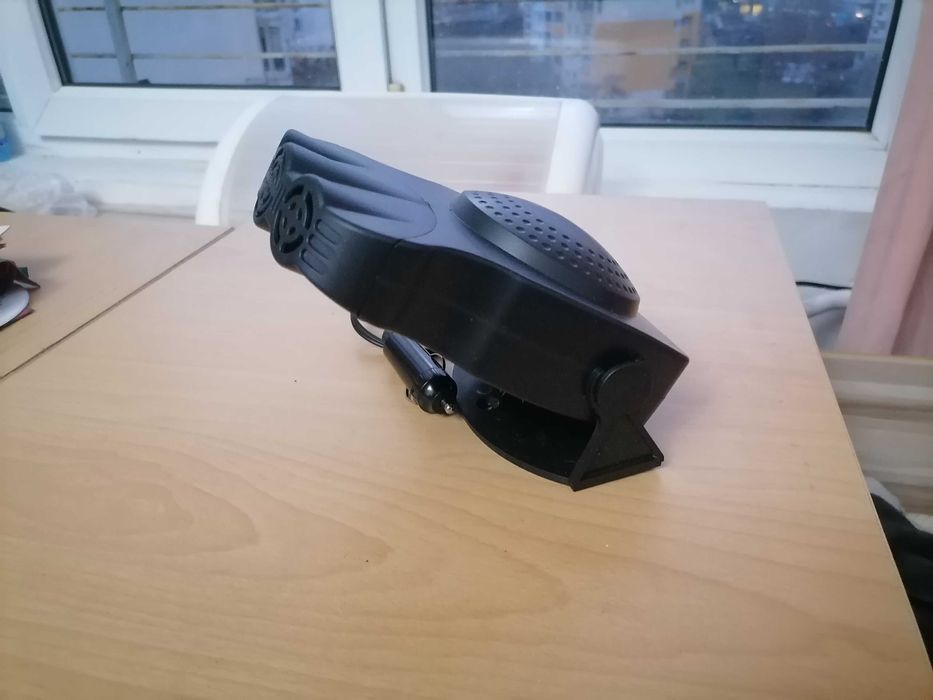 Предлагам вентилатор  работи като вентилатор и топло