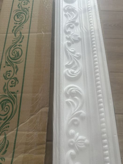 Продается потолочный плинтус