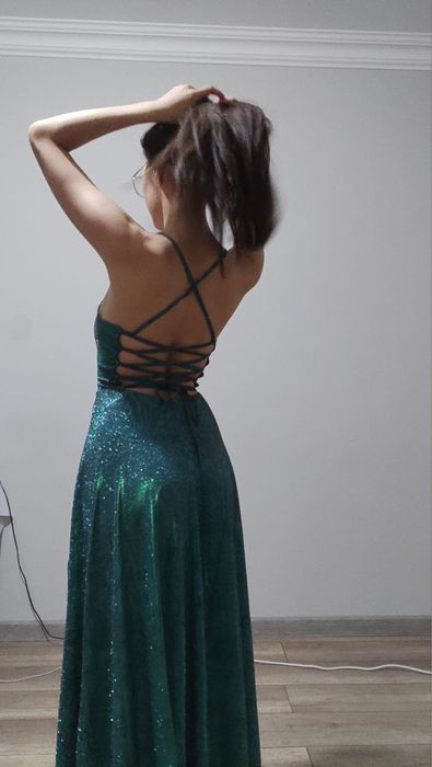 Платье блестящее вечернее