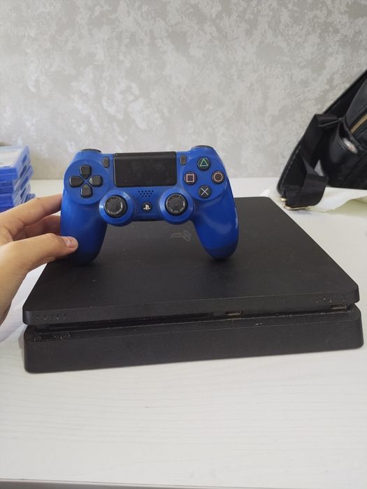 Playstation 4 slim