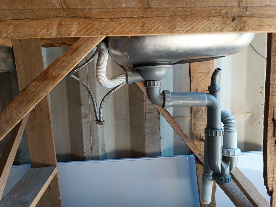 Раковина вместе со смесителям