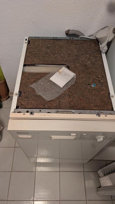 MIELE - съдомиялна машина за вграждане 40 см.