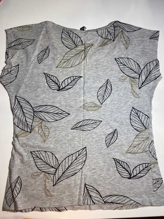 tricou gri cu frunze