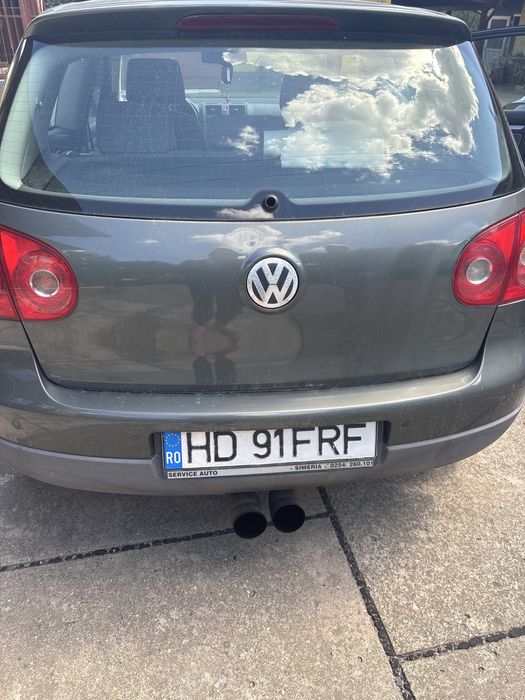 Golf 5, anul 2005, in doua usi, in stare buna…