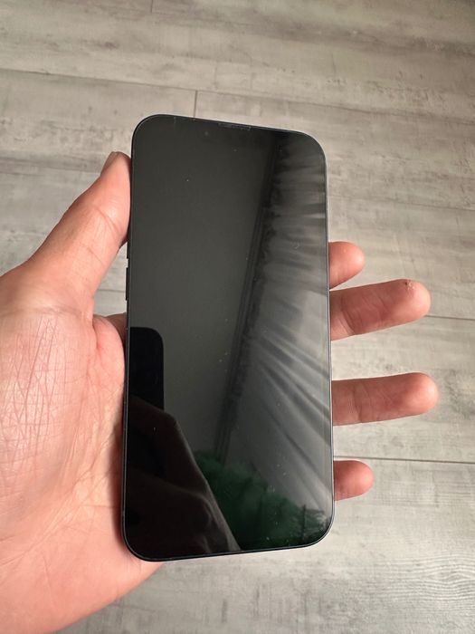 Продам iPhone 13 айфон 13