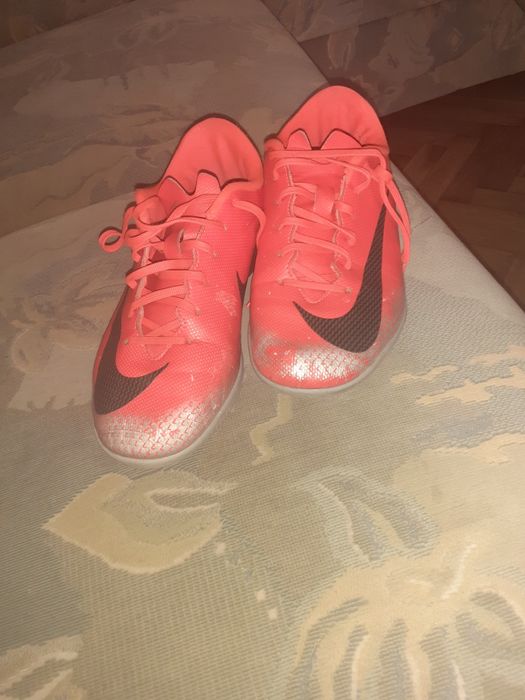 adidasi de sala nike