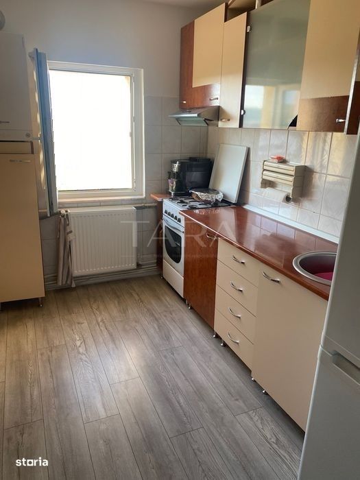 OCAZIE. Vanzare apartament cu 4 camere, central in Apahida.