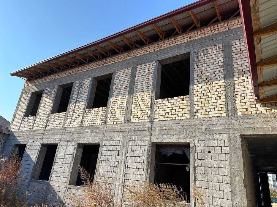 дом новостройка (участок)