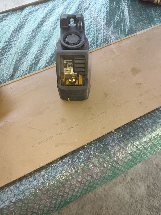 Lase cu fascicul in cruce  DW088CG DEWALT
806.33 lei