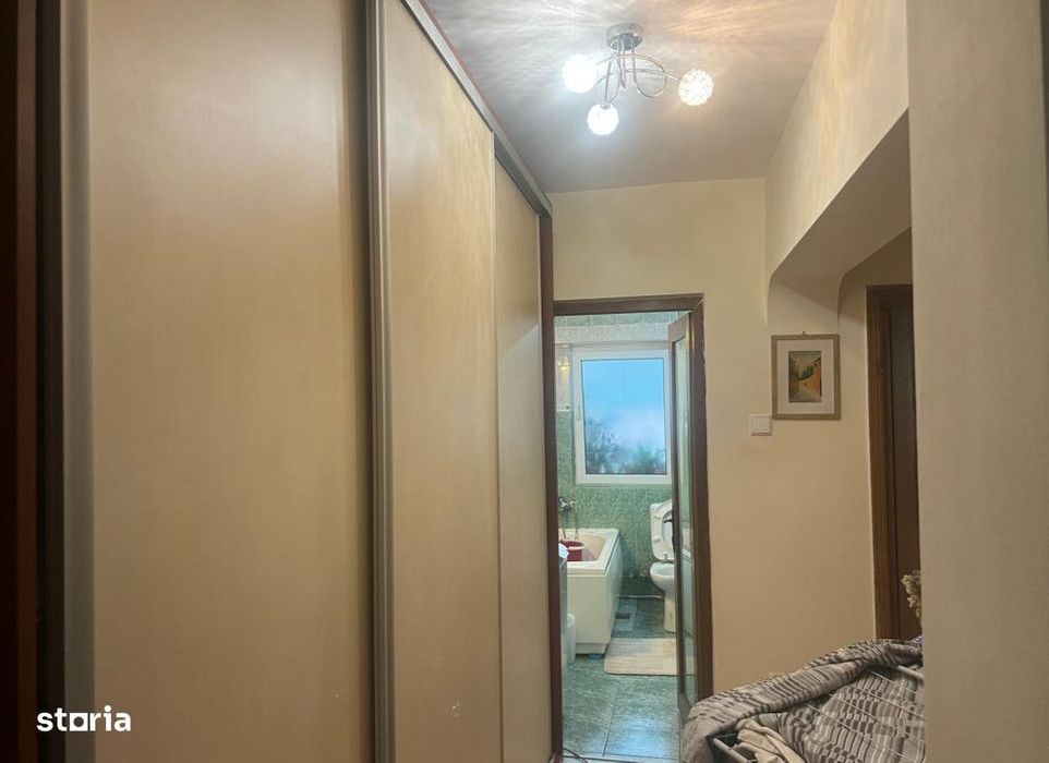 Apartament 3 camere Podul de Fier , 70 metri, etaj 1 Cod:163220