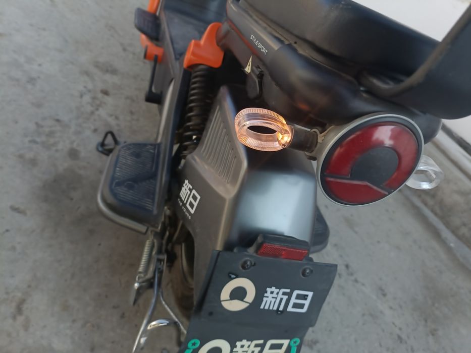 Электро мопед с оригинал зарядкой