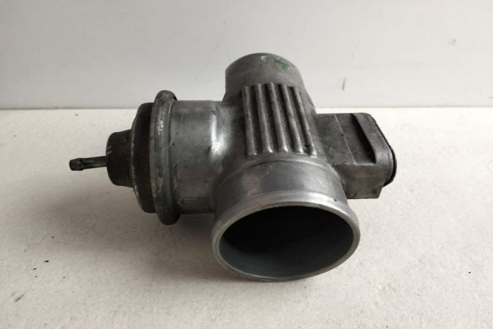 Supapa EGR  2.5 tdi 074129499B Volkswagen VW Transporter T4