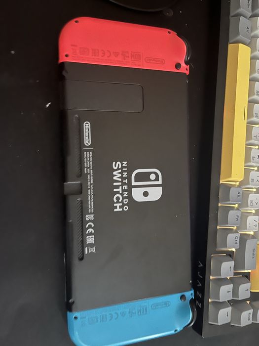 Продаю нинтендо свитч второй ревизии