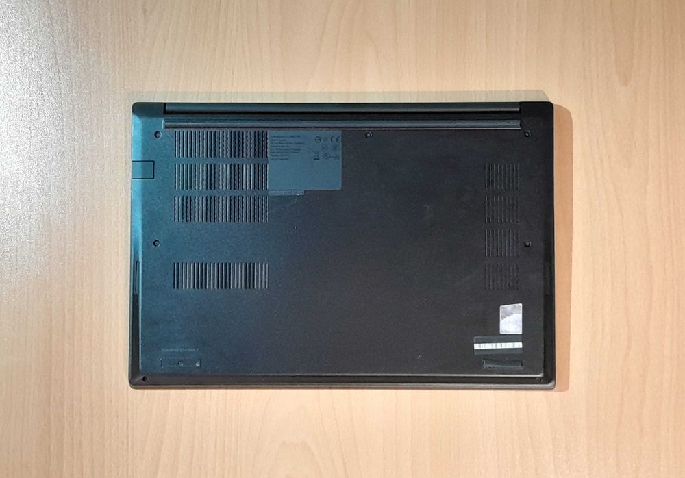 Лаптоп LENOVO E14 / I5-1135G7 / 8GB DDR4 / 256 NVME