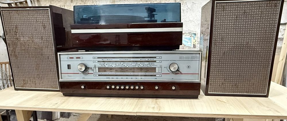 Вега 003 стерео винтажный комплект  в хорошем состоянии