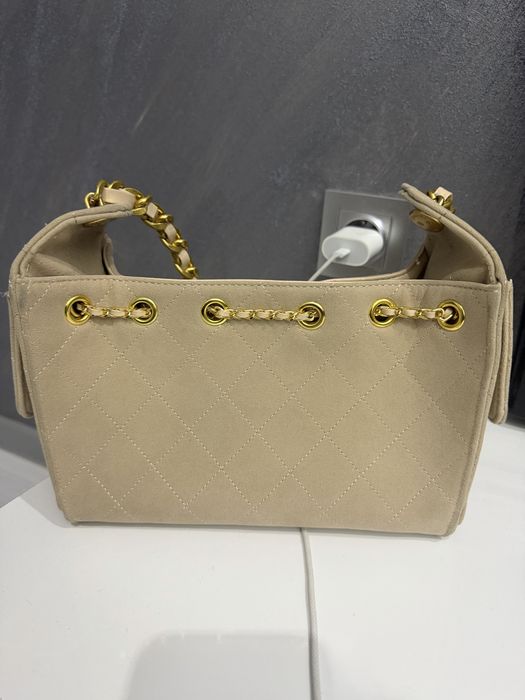 Дамска велурана чанта Chanel