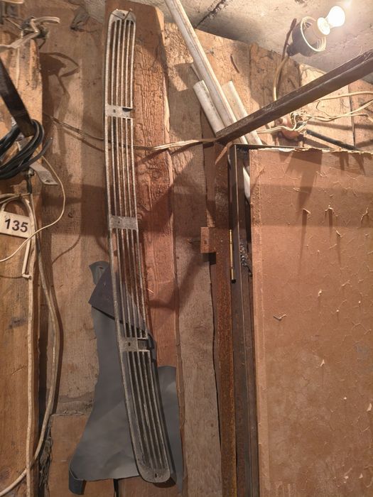 Решетка капота БМВ