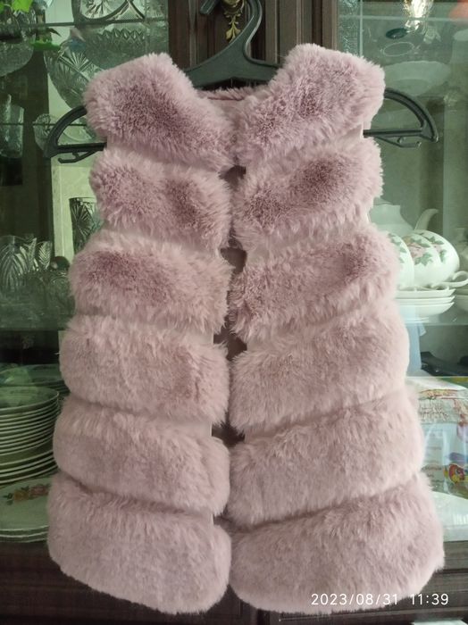 Жилетка на девочку