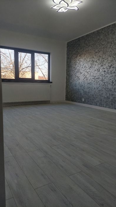 Proprietar vând apartament 2 camere decomandat în Galați.