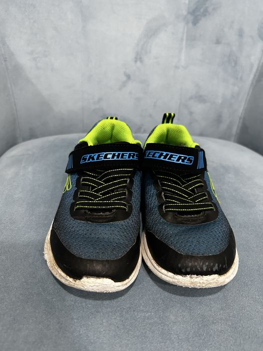 Кроссовки на 29 размер