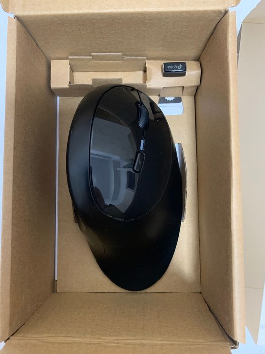 Mouse ergonomic ca si nou