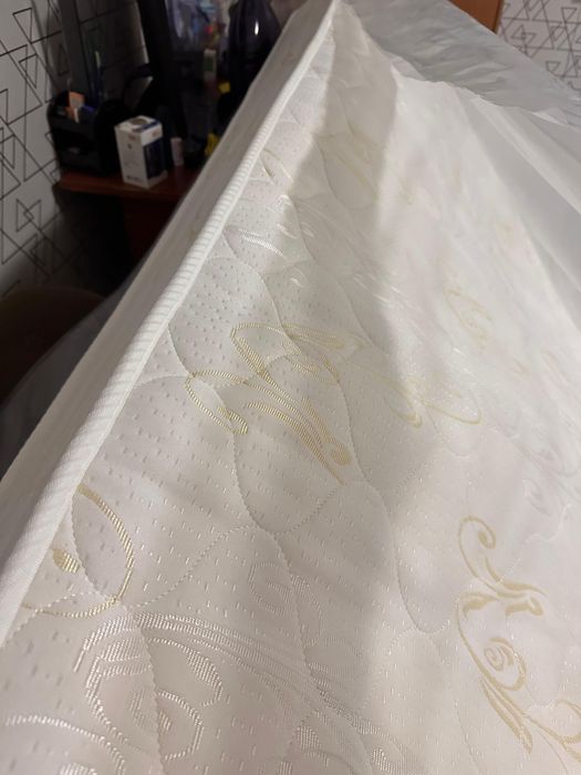 Продам матрас в отличном состоянии