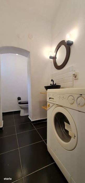 Vand apartament la casa , 2 camere , zona centrala