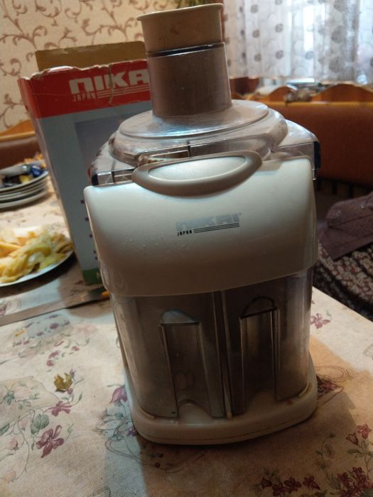 Соковыжималка продаётся