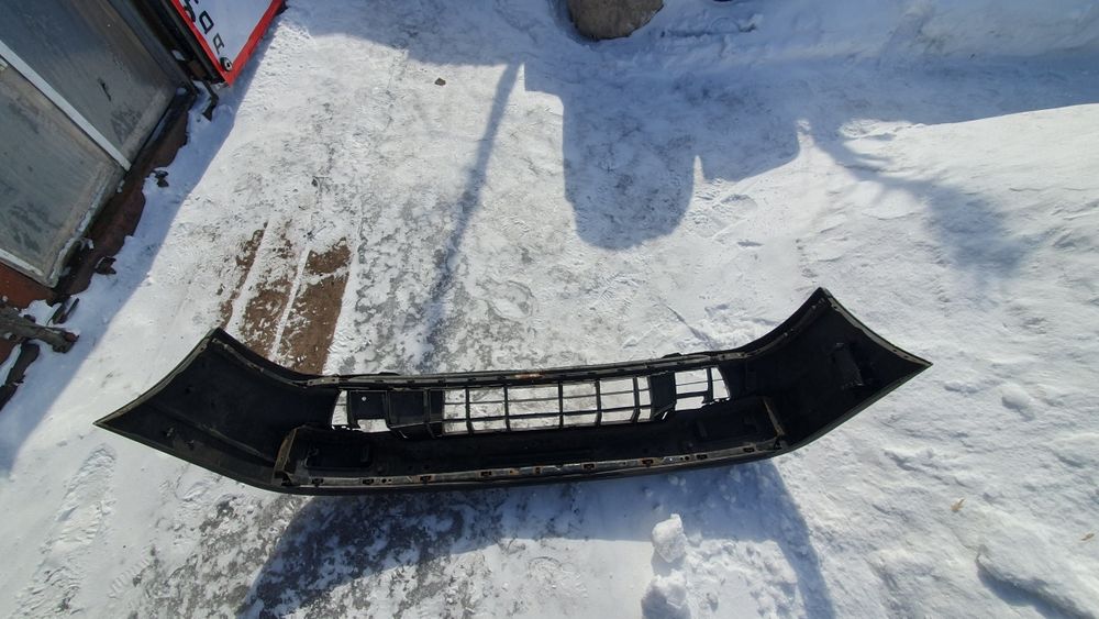 Продам бампер передний на W passat b3